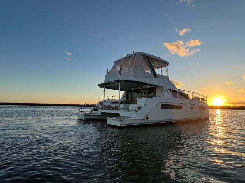Exterior Stern