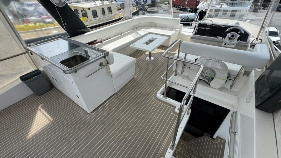 Flybridge Looking Forward