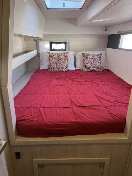 Port Hull Aft Stateroom