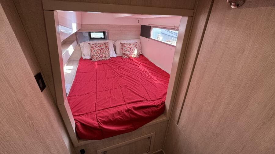Port Hull Aft Stateroom