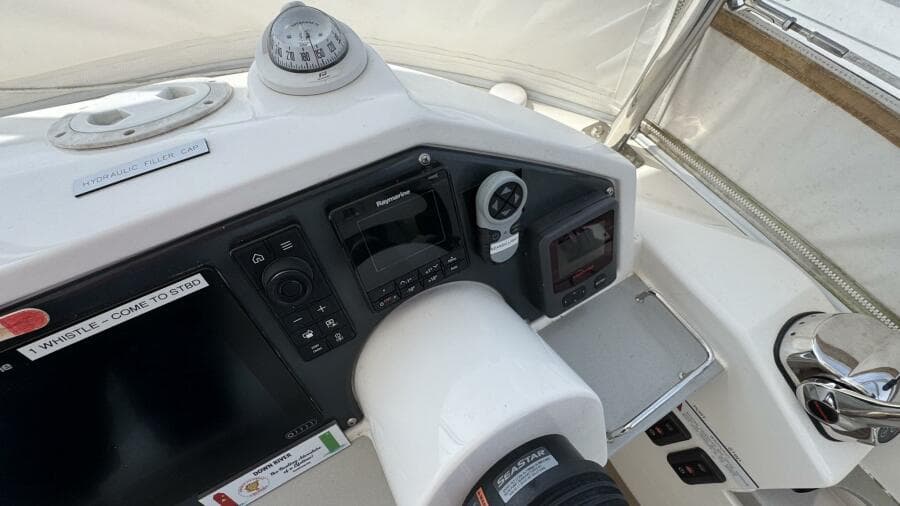 Flybridge Helm Controls
