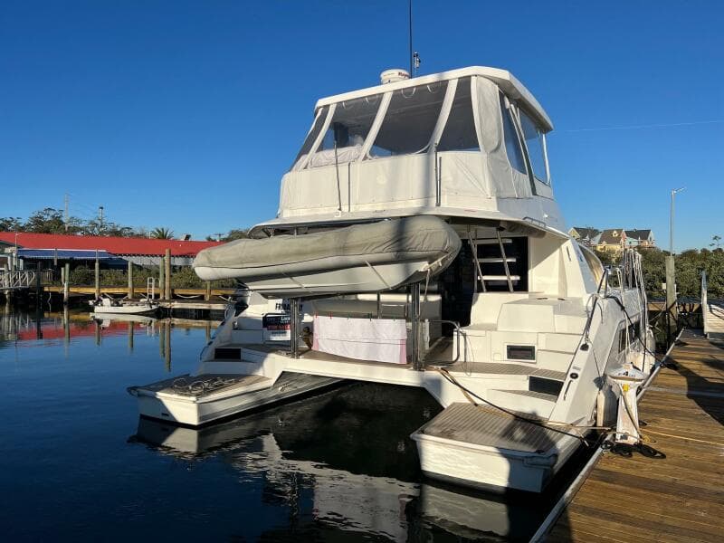 Exterior Stern