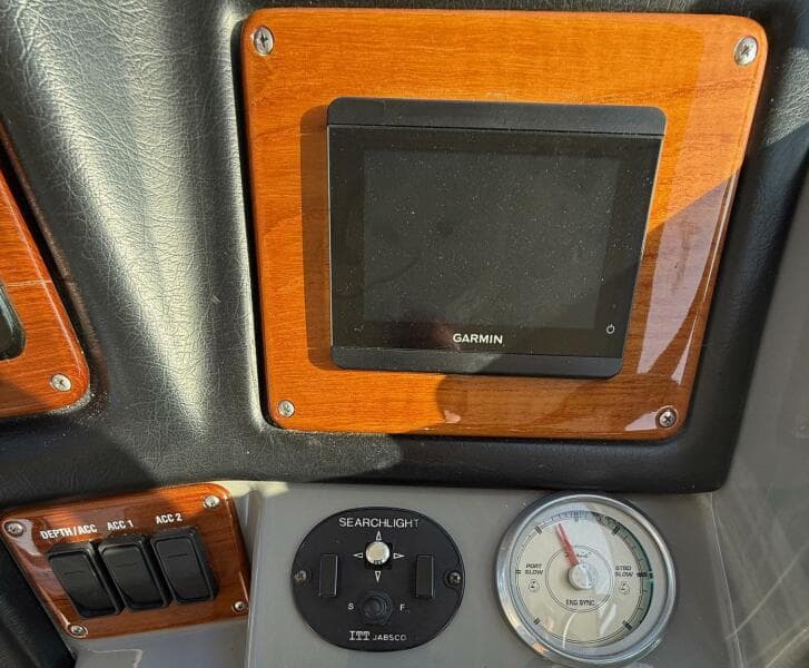 2006 Cruisers Yachts 420 Express