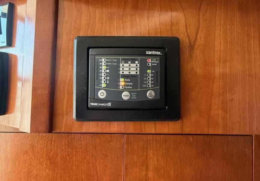 2006 Cruisers Yachts 420 Express