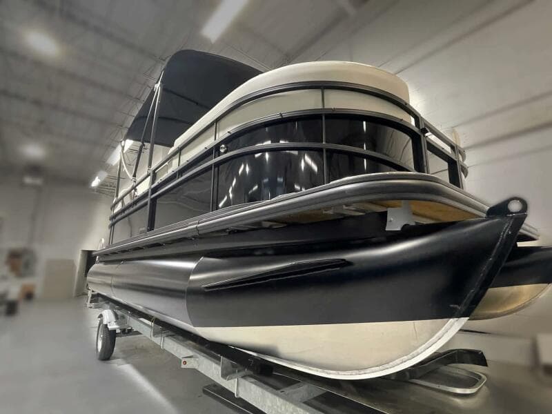 2024 Vision WX Tritoon