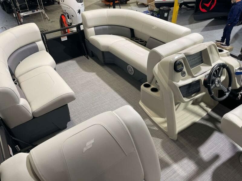 2024 Vision WX Tritoon