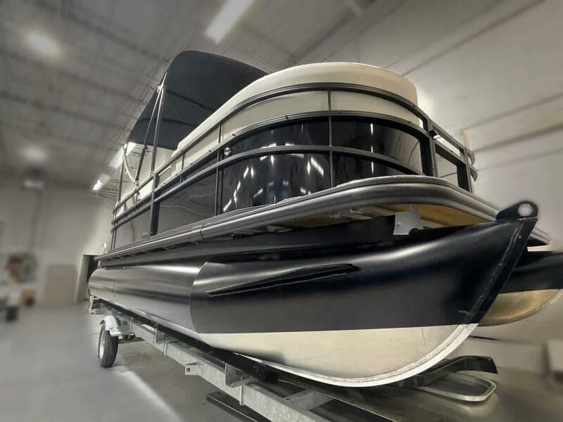 2024 Vision WX Tritoon