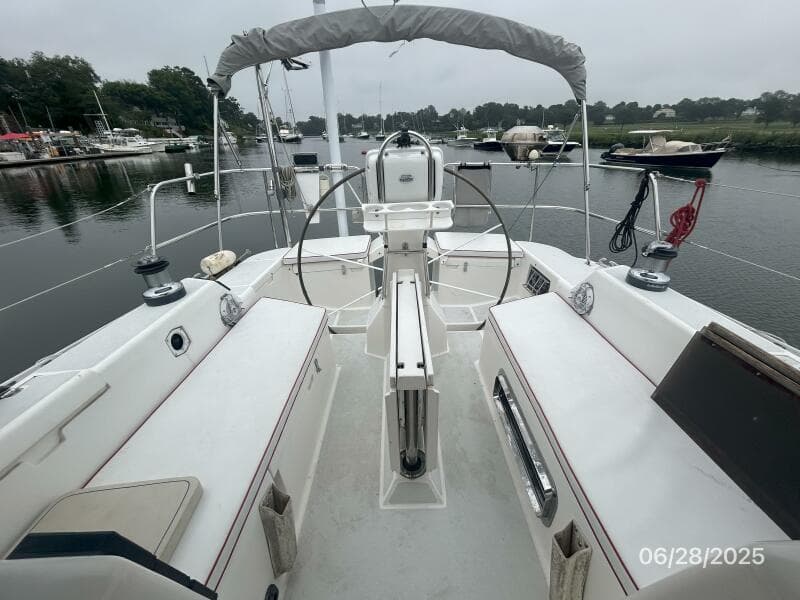 40' Freedom cockpit aft
