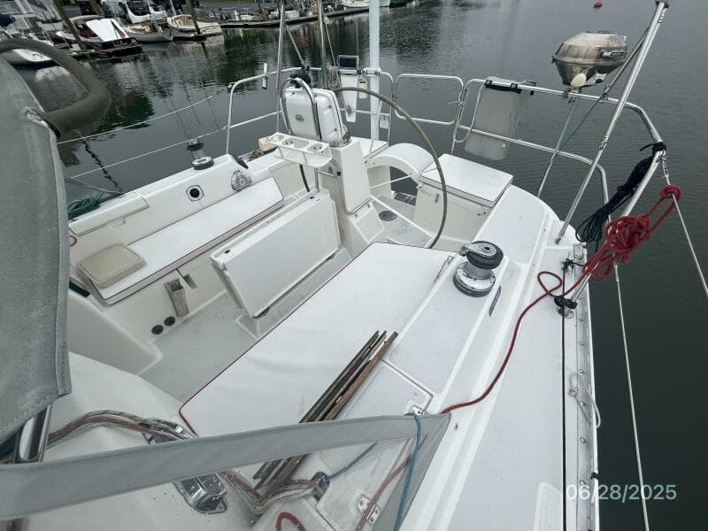 40' Freedom cockpit1