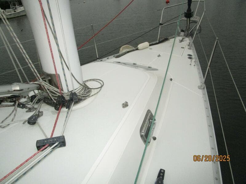 40' Freedom foredeck2