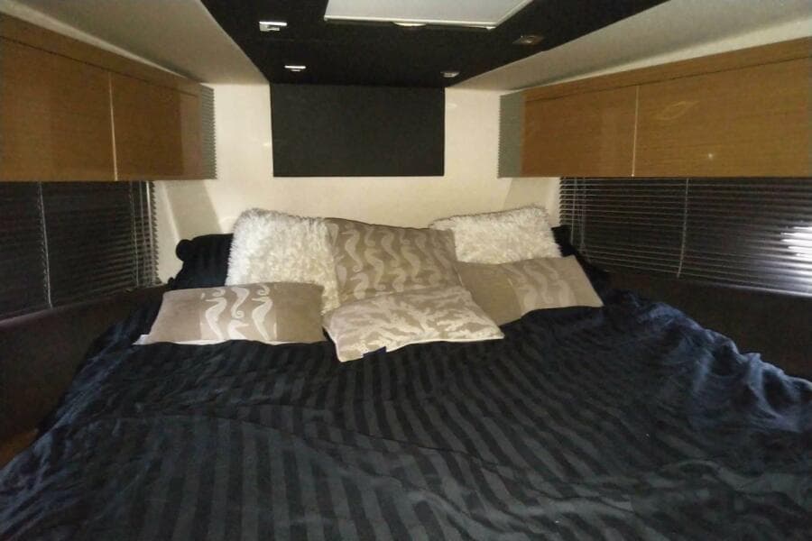 2010 Azimut Atlantis 54