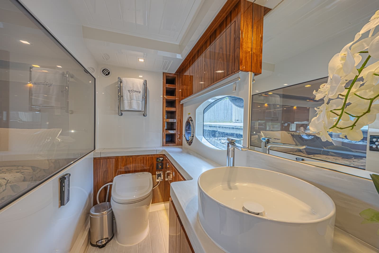 2021 Riviera 6000 Motor Yacht