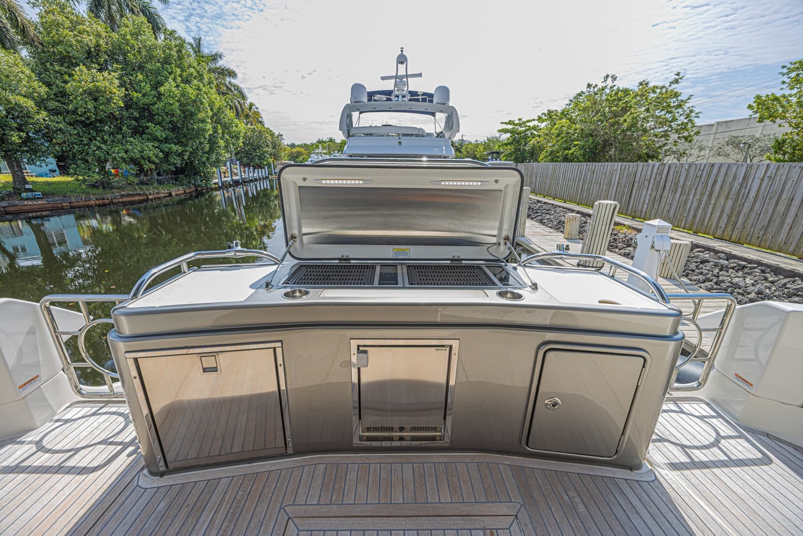 2021 Riviera 6000 Motor Yacht