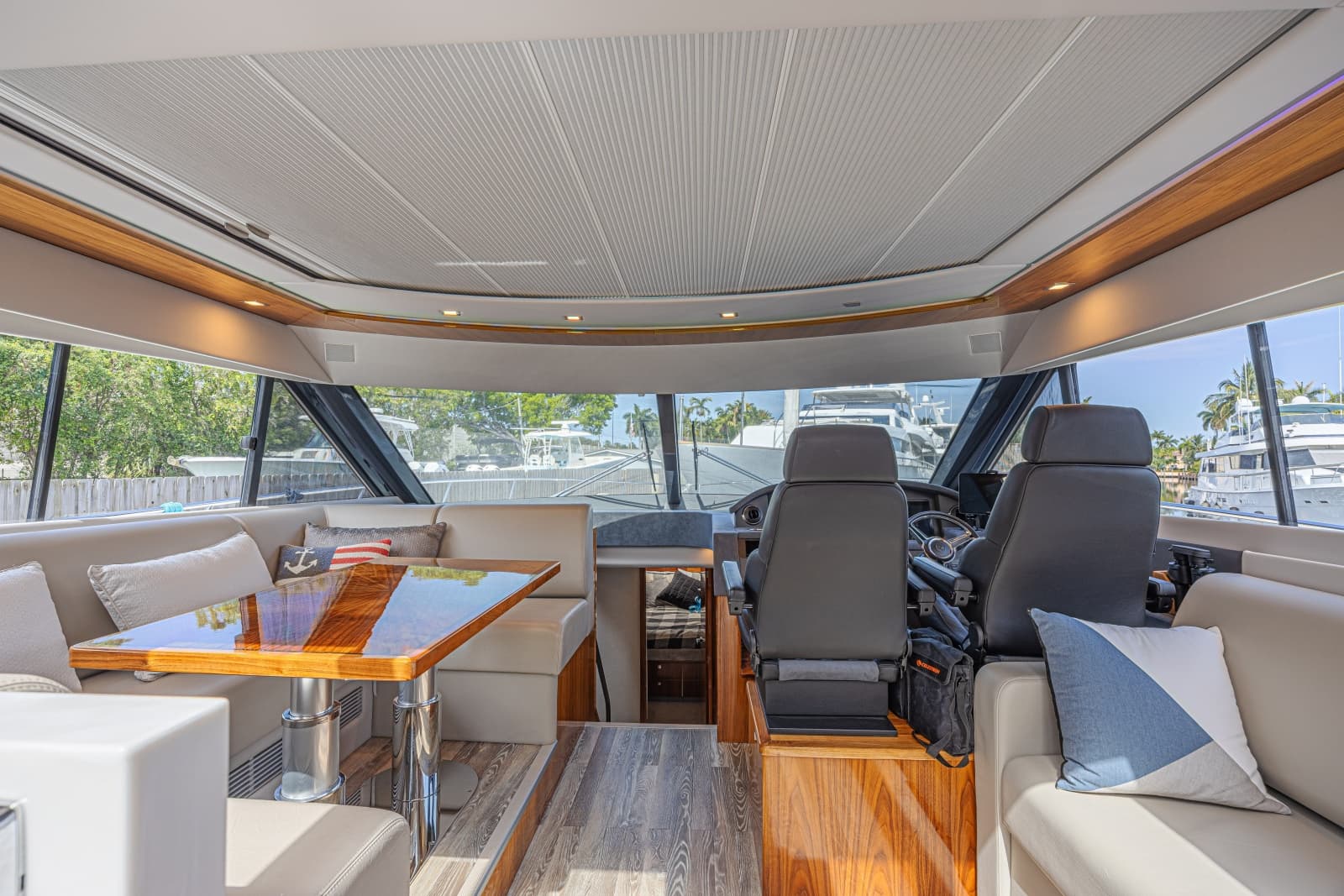 2021 Riviera 6000 Motor Yacht