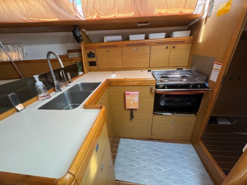 2010-jeanneau-sun-odyssey-42i-sail-9341614-20250714093107012-1.jpg