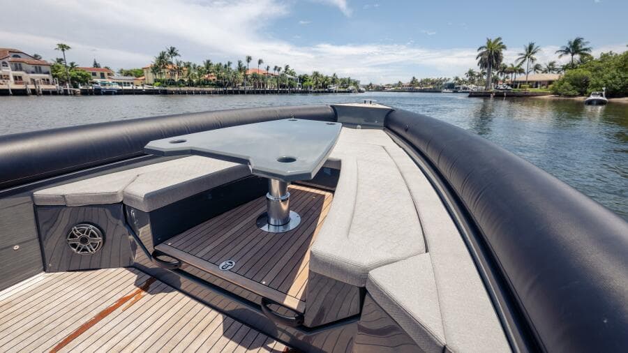 2025 Skipper 38 Sunbed