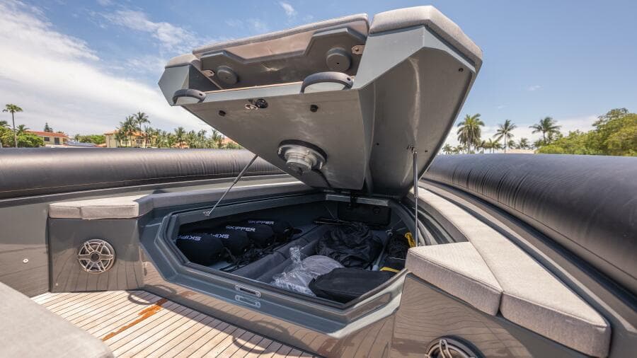 2025 Skipper 38 Sunbed
