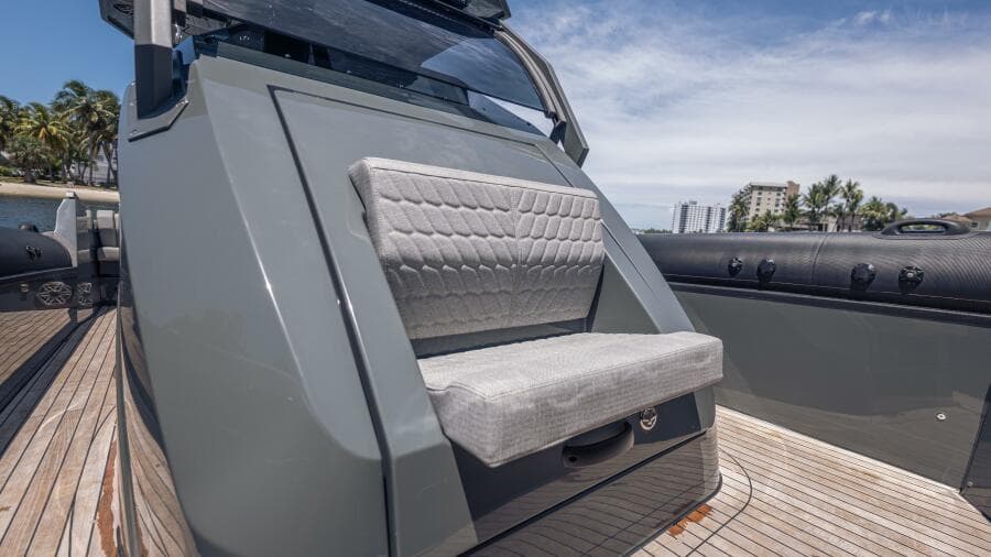 2025 Skipper 38 Sunbed