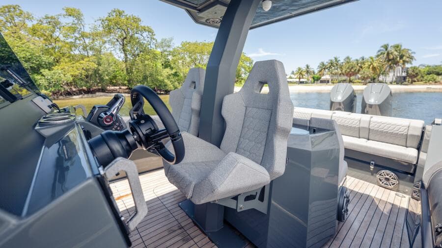 2025 Skipper 38 Sunbed