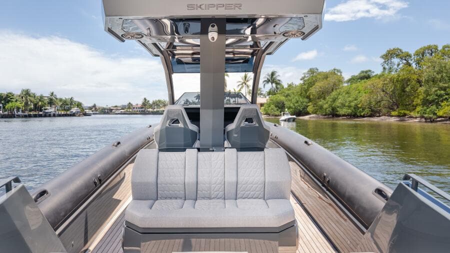 2025 Skipper 38 Sunbed
