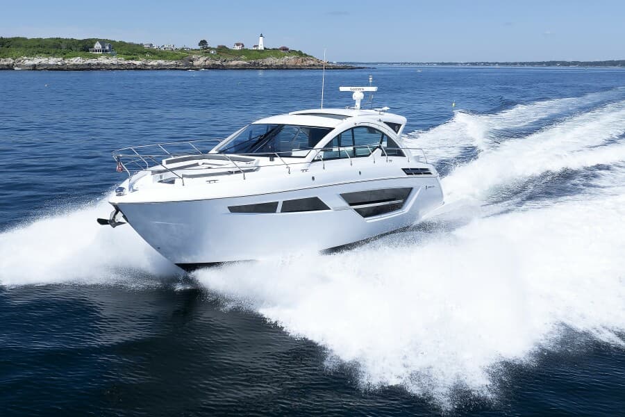 2021 Cruisers Yachts