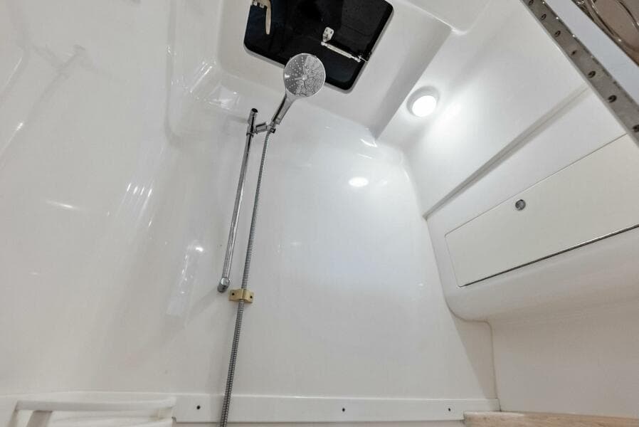 2018 Intrepid 430 Sport Yacht