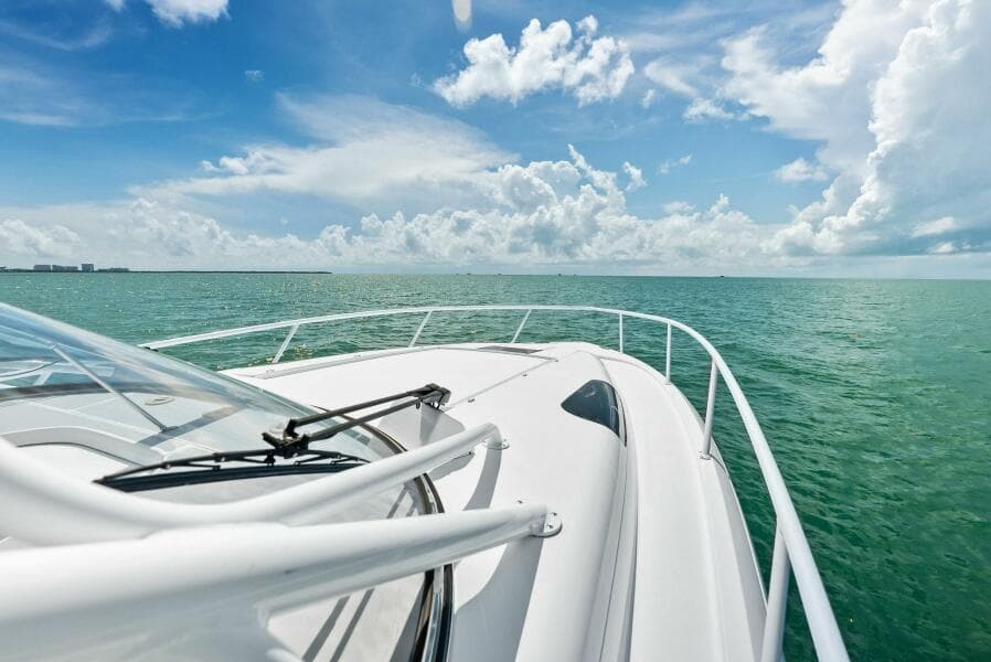2018 Intrepid 430 Sport Yacht