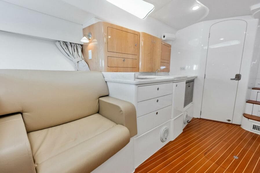 2018 Intrepid 430 Sport Yacht