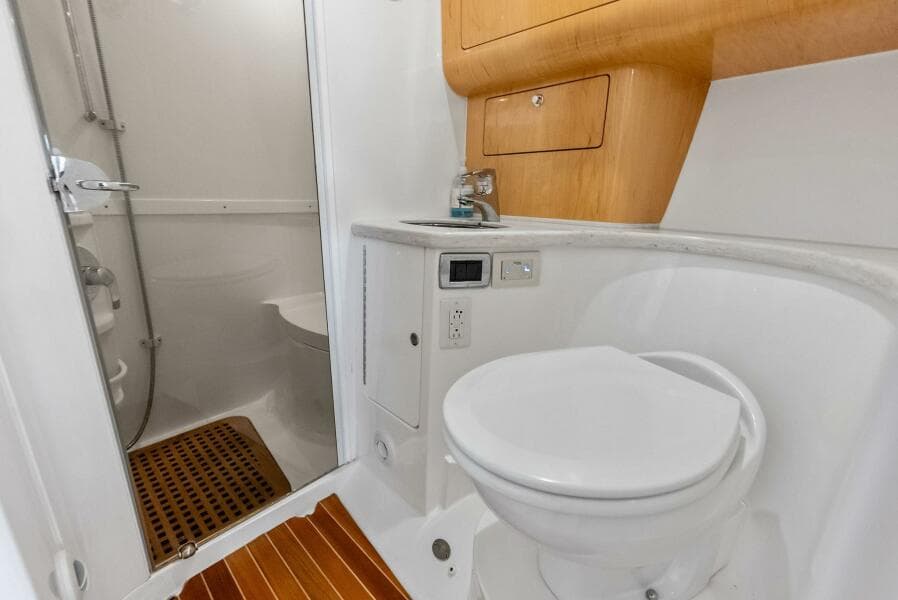 2018 Intrepid 430 Sport Yacht