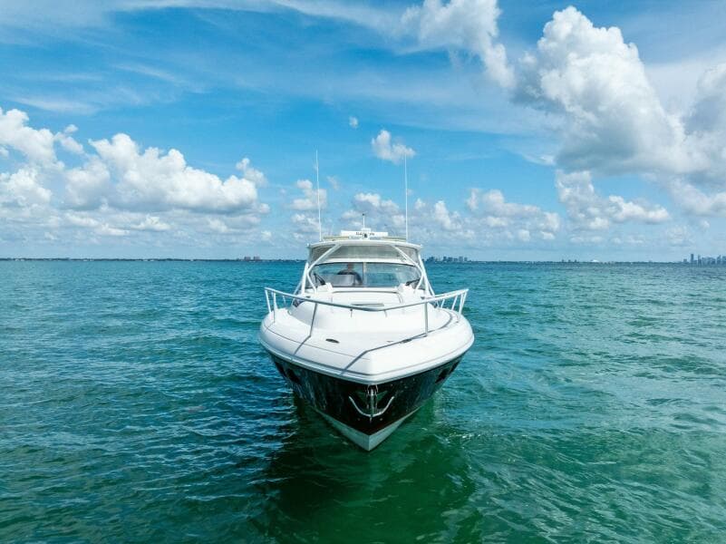 2018 Intrepid 430 Sport Yacht