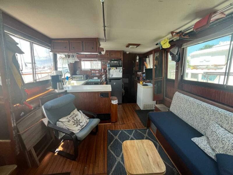 Salon From Helm2