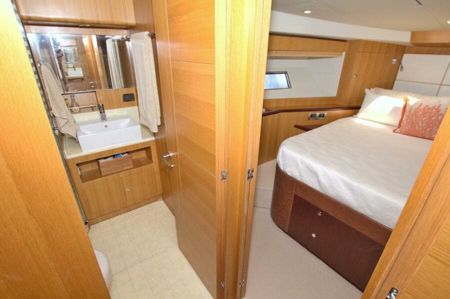 2015 Dyna Yachts 60 Pilothouse Motoryacht