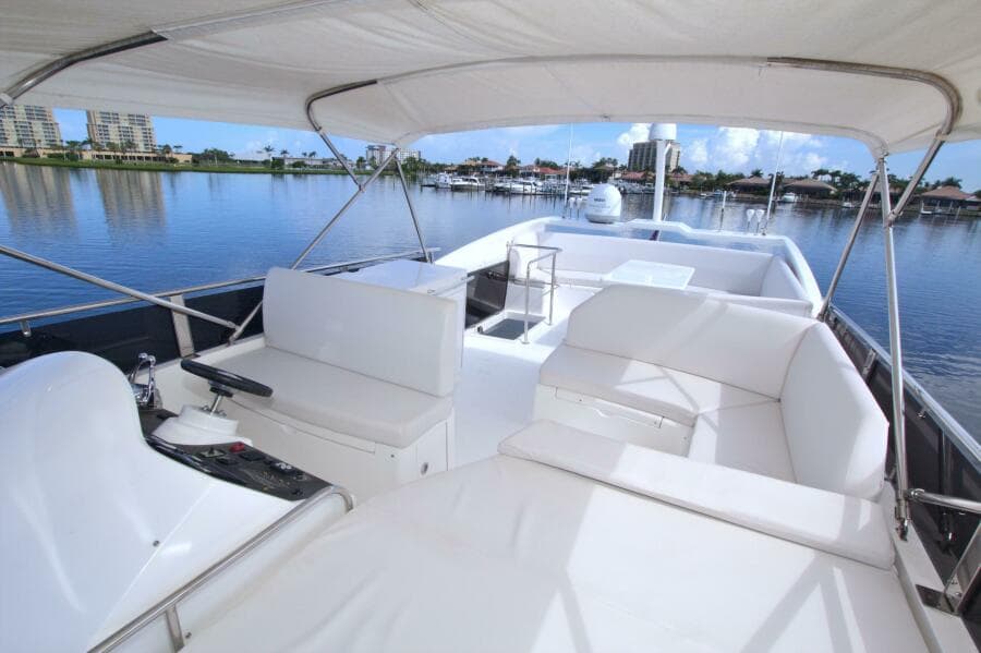 2015 Dyna Yachts 60 Pilothouse Motoryacht