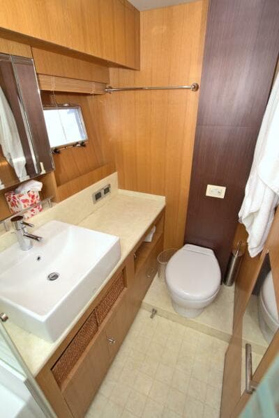 2015 Dyna Yachts 60 Pilothouse Motoryacht