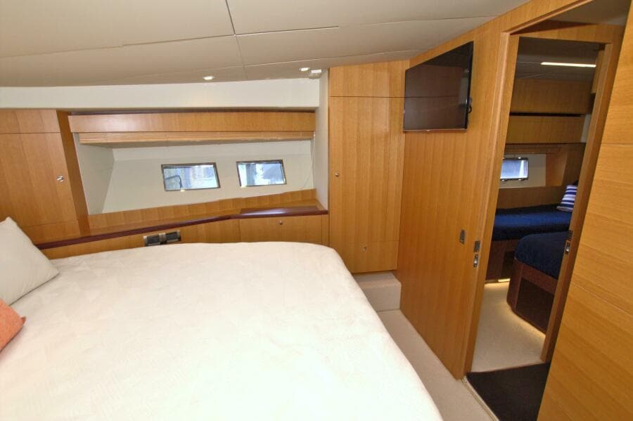 2015 Dyna Yachts 60 Pilothouse Motoryacht