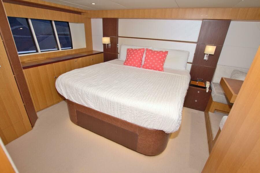 2015 Dyna Yachts 60 Pilothouse Motoryacht