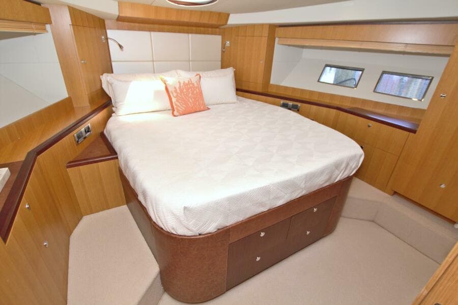 2015 Dyna Yachts 60 Pilothouse Motoryacht