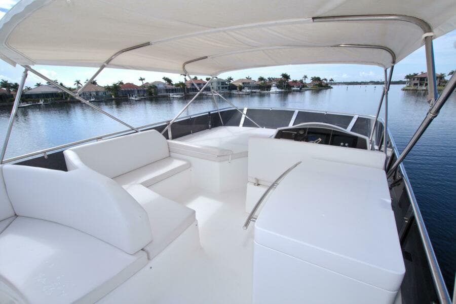 2015 Dyna Yachts 60 Pilothouse Motoryacht