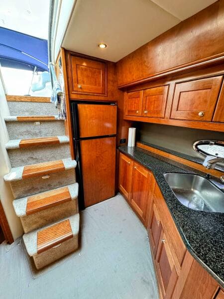 2005 Cruisers Yachts 540 Express