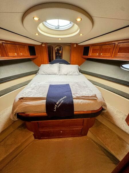 2005 Cruisers Yachts 540 Express