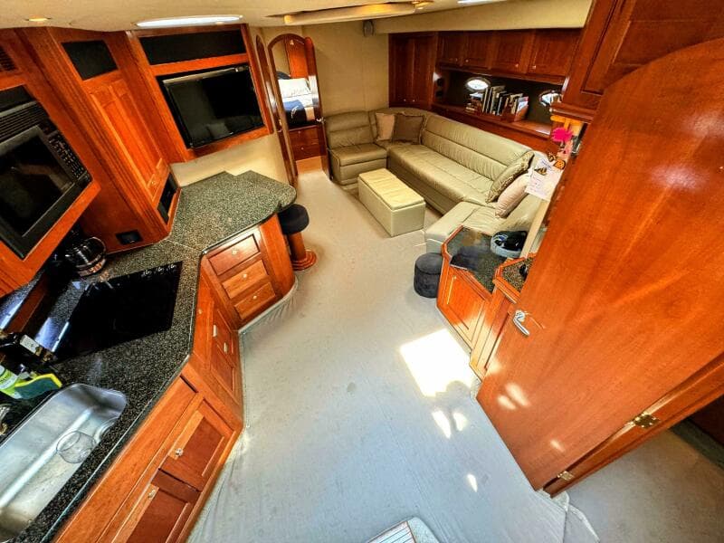 2005 Cruisers Yachts 540 Express