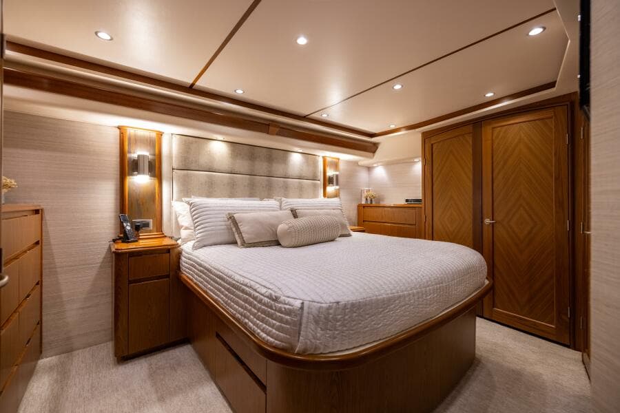 2011 Viking 70 Convertible
