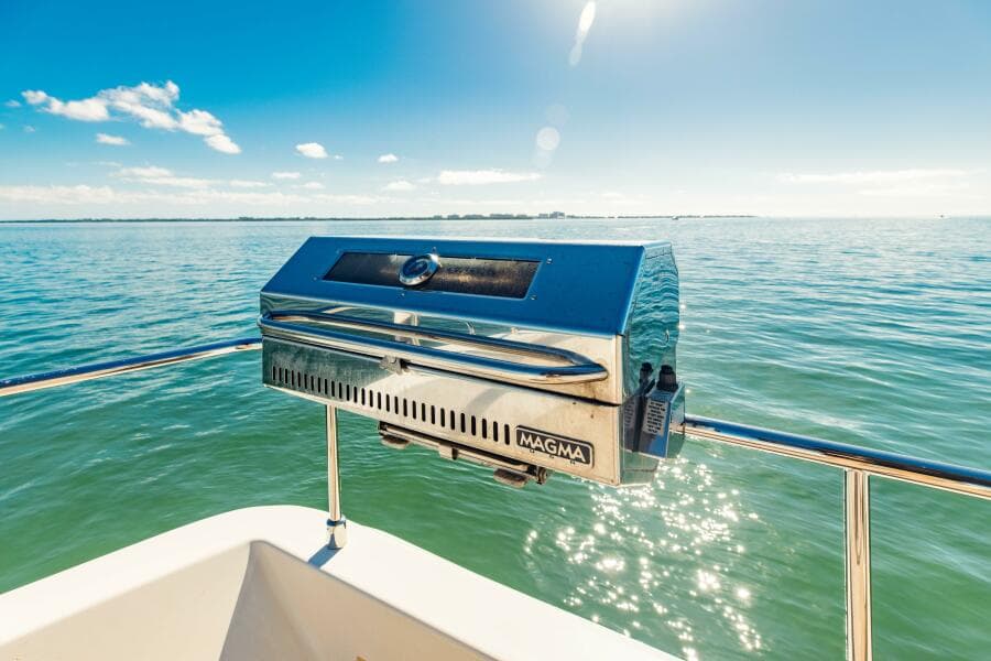 2017 Ferretti Yachts 750