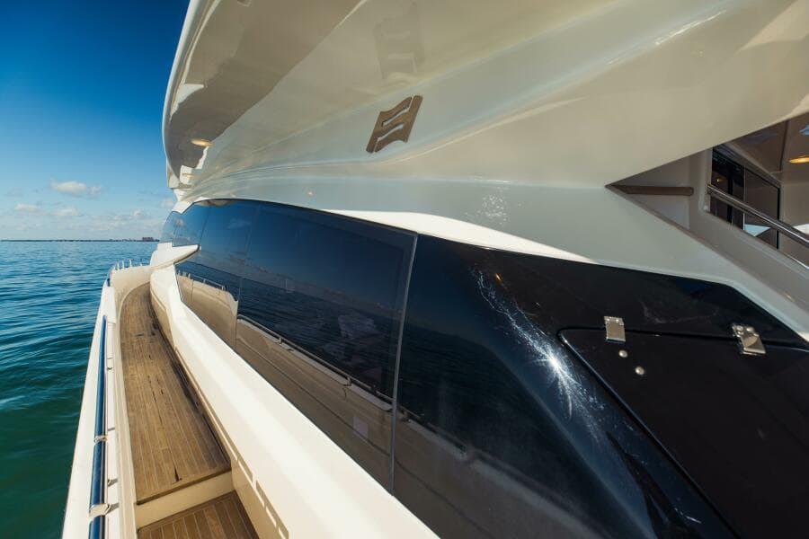 2017 Ferretti Yachts 750