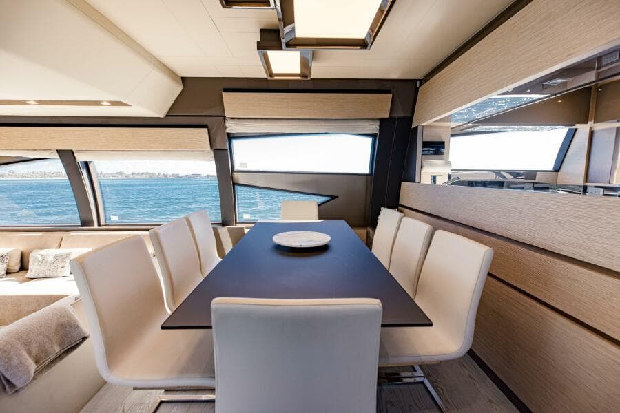2017 Ferretti Yachts 750