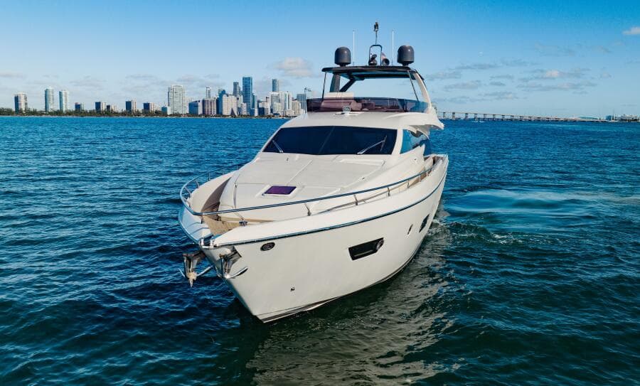 2017 Ferretti Yachts 750
