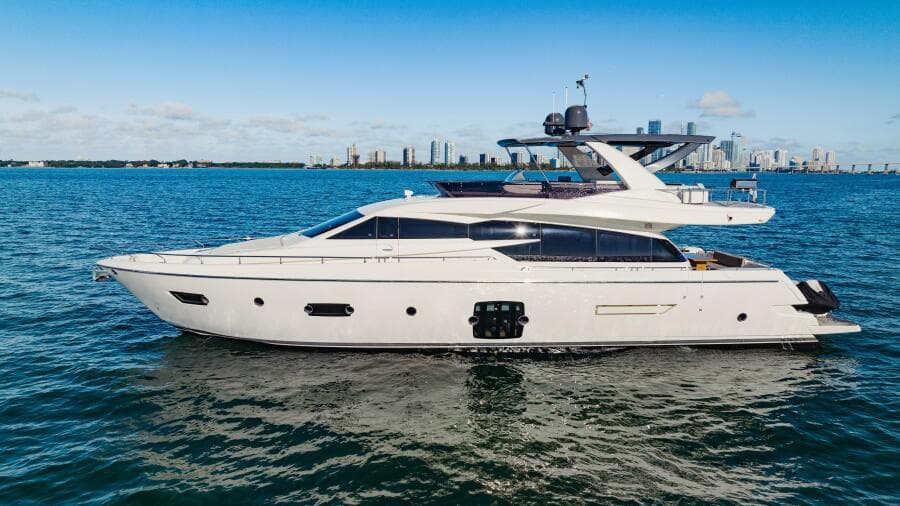 2017 Ferretti Yachts 750