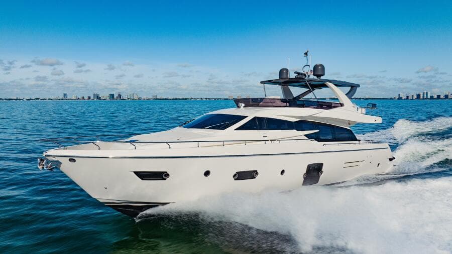 2017 Ferretti Yachts 750