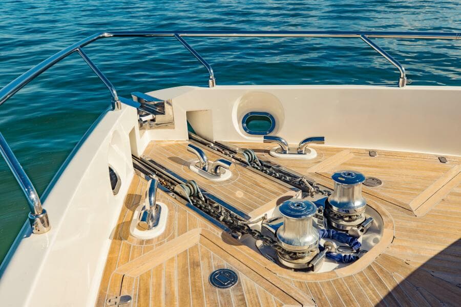 2017 Ferretti Yachts 750