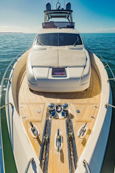 2017 Ferretti Yachts 750